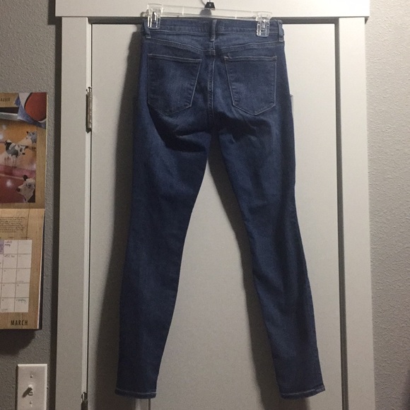 Women’s Gap brand skinny jeans size 26s - Picture 2 of 3